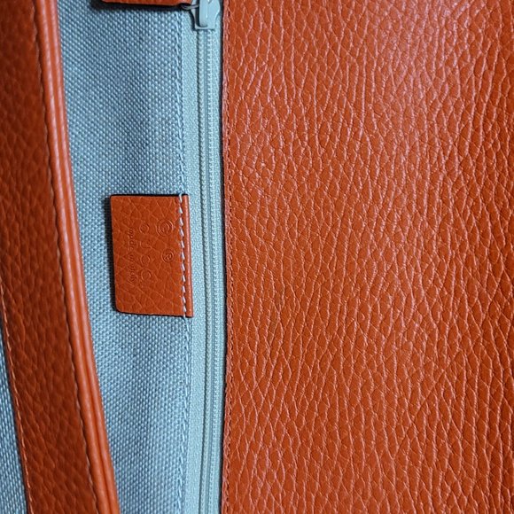 Gucci Authentic Shoulder Handbag - Picture 8 of 8